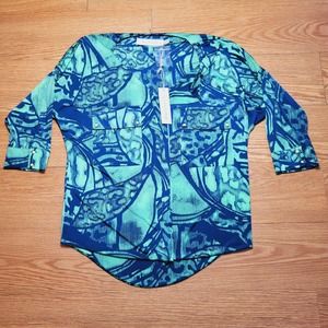 T Bags Los Angeles Women's Button down Blouse Size XS Green/Blue Print NWT
